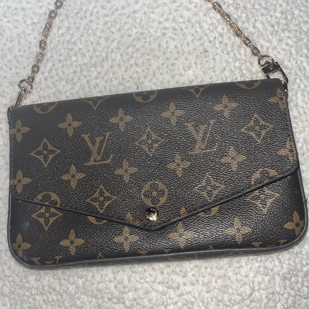 ❌SOLD❌ will have more soon‼️Fashion crossbody bag